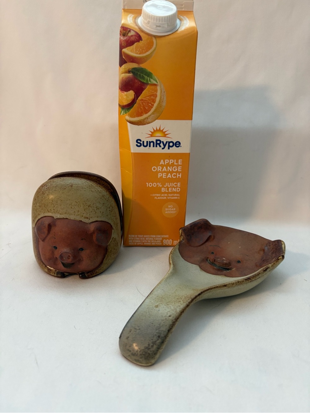 Vtg Happy Pig napkin holder and spoon rest